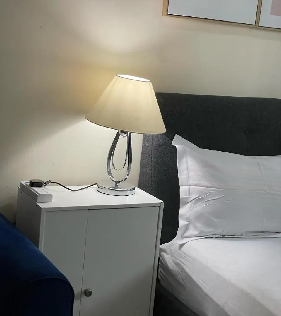 Dreams Apartments - Deira Dubai Hotel a capsule